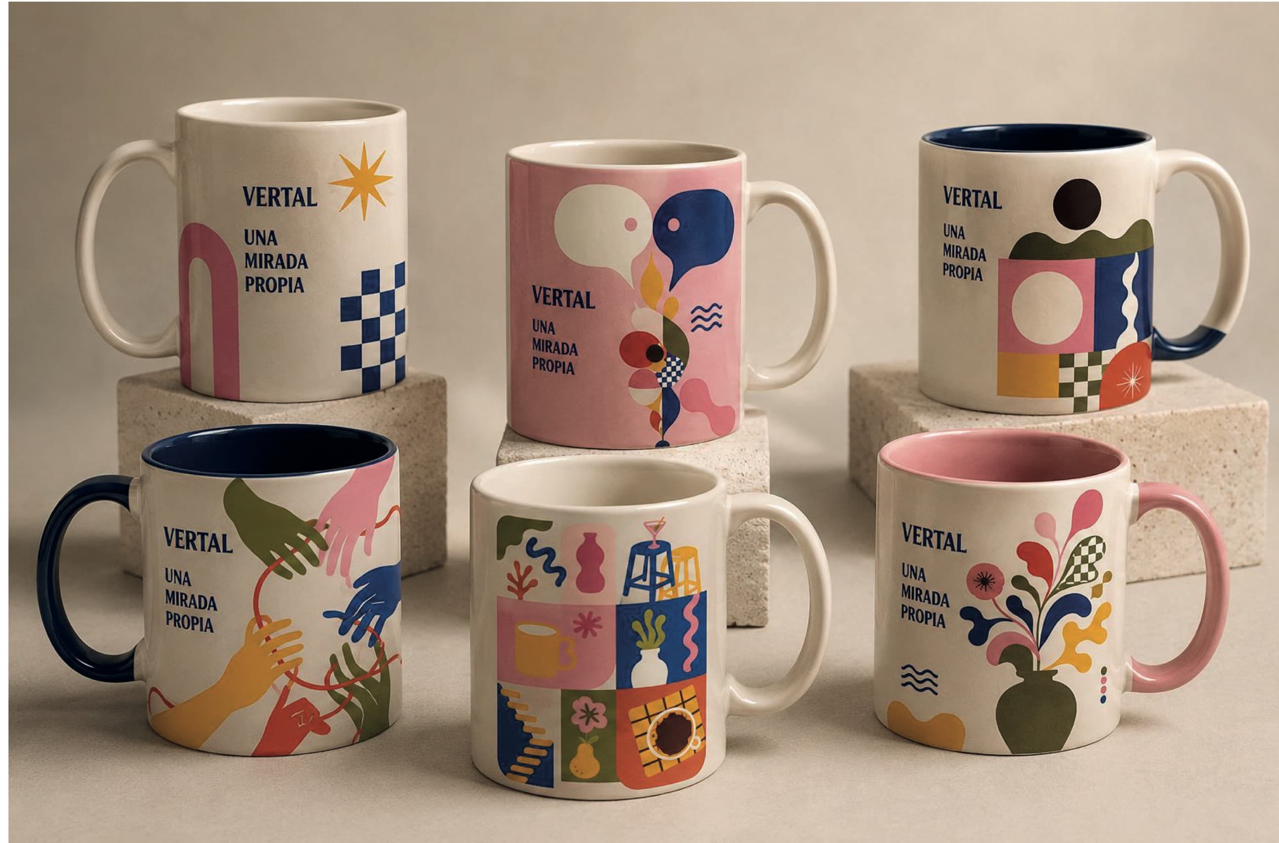 Detalle de tazas con los patrones de VERTAL